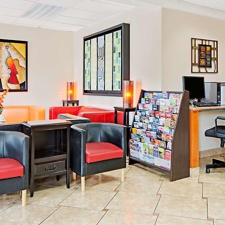 Days Inn Austin Crossroads ภายนอก รูปภาพ