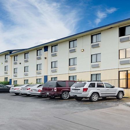 Days Inn Austin Crossroads ภายนอก รูปภาพ
